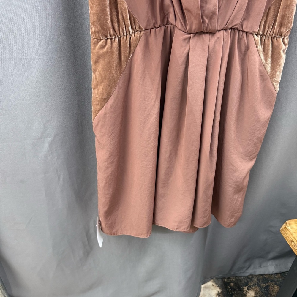 BCBGeneration Size Large Keyhole Back Tan Dress - Picture 5 of 10